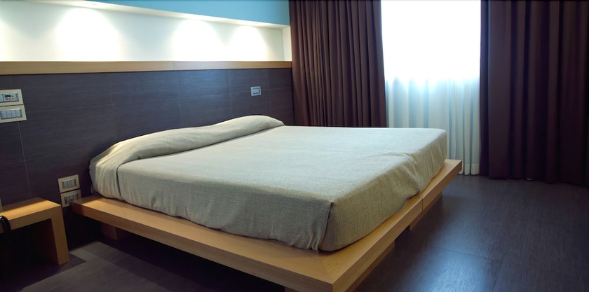 Imagen de la habitación del Hotel Don Guglielmo. Foto 11