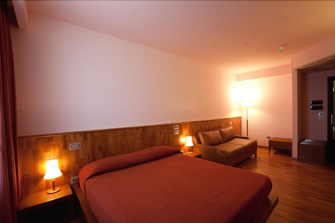 Imagen de la habitación del Hotel Don Guglielmo. Foto 13