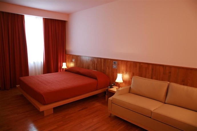 Imagen de la habitación del Hotel Don Guglielmo. Foto 15