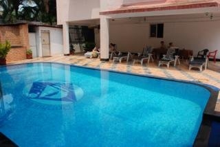 Imagen de la piscina del Hotel Don Hill. Foto 2