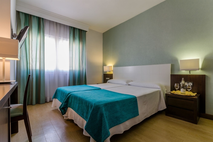 Imagen de la habitación del Hotel Don Juan, Granada. Foto 8