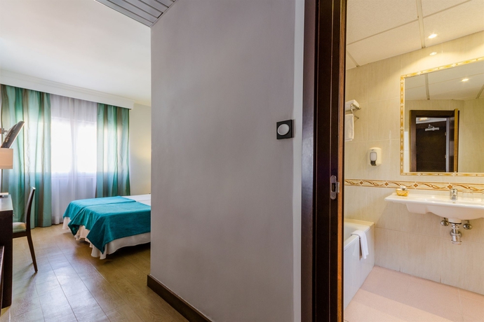 Imagen de la habitación del Hotel Don Juan, Granada. Foto 12