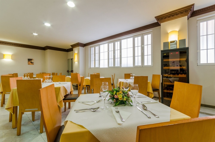 Imagen del bar/restaurante del Hotel Don Juan, Granada. Foto 5