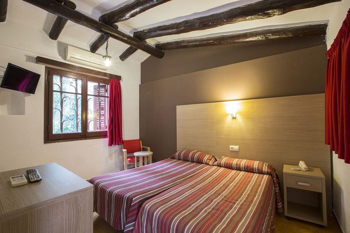 Imagen de la habitación del Hotel Don Juan Tossa. Foto 6