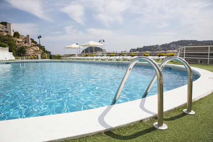 Imagen de la piscina del Hotel Don Juan Tossa. Foto 21