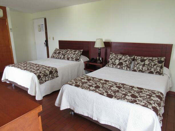 Imagen de la habitación del Hotel Don Lolo. Foto 18