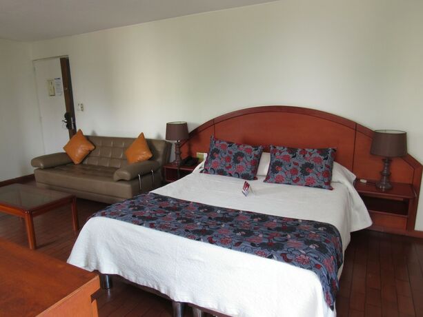 Imagen de la habitación del Hotel Don Lolo. Foto 19