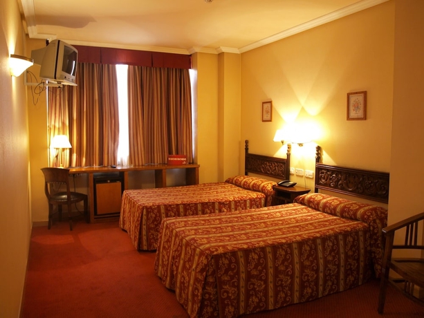 Imagen de la habitación del Hotel Don Luis, Aeropuerto Adolfo Suárez Madrid-Barajas. Foto 6