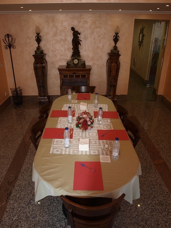 Imagen de los interiores del Hotel Don Luis, Aeropuerto Adolfo Suárez Madrid-Barajas. Foto 13