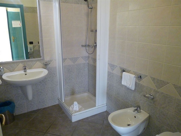 Imagen de la habitación del Hotel Don Luis, Castel di Sangro. Foto 5