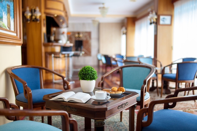 Imagen del bar/restaurante del Hotel Don Manolito. Foto 4