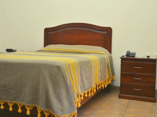 Imagen de la habitación del Hotel Don Nino. Foto 16