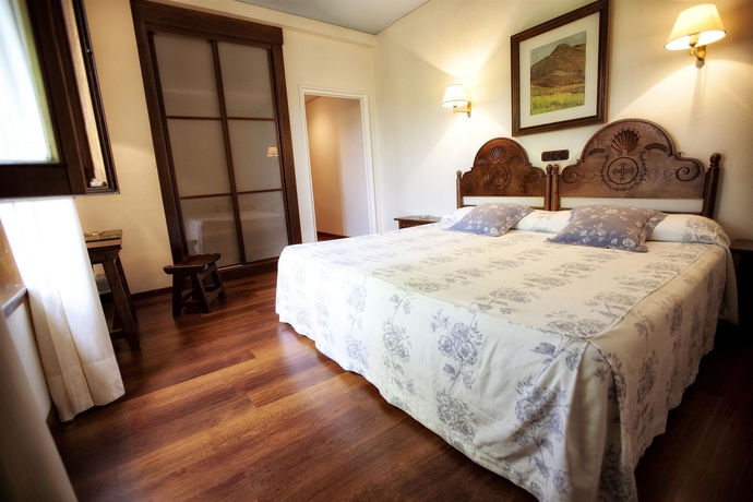 Imagen de la habitación del Hotel Don Paco, Llanes. Foto 4