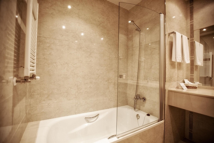 Imagen de la habitación del Hotel Don Paco, Llanes. Foto 11