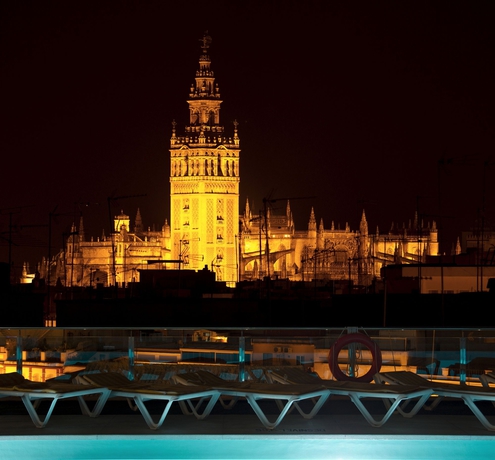 Imagen de la piscina del Hotel Don Paco, Sevilla. Foto 12