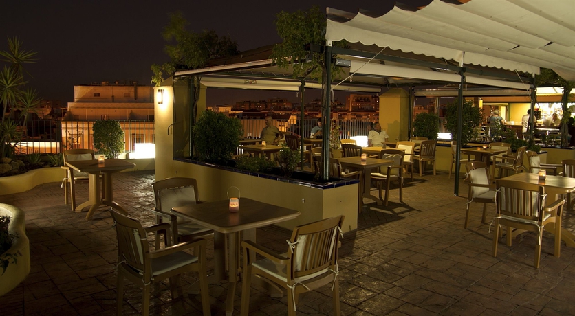 Imagen de los exteriores del Hotel Don Paco, Sevilla. Foto 10