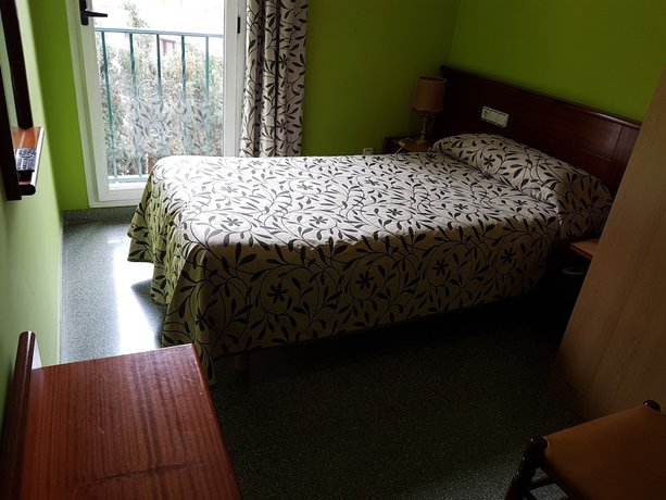 Imagen de la habitación del Hotel Don Pelayo. Foto 6