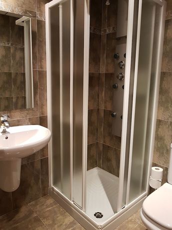 Imagen de la habitación del Hotel Don Pelayo. Foto 7