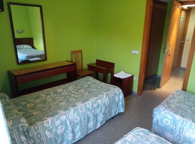 Imagen de la habitación del Hotel Don Pelayo. Foto 15