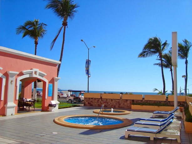 Imagen de la piscina del Hotel Don Pelayo Pacific Beach. Foto 15