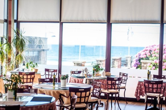 Imagen del bar/restaurante del Hotel Don Pepe, Ribadesella. Foto 3