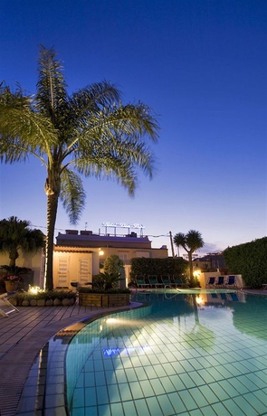 Imagen de la piscina del Hotel Don Pepe Terme & Beauty Farm. Foto 3