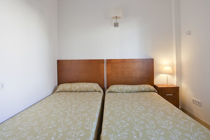 Imagen de la habitación del Hotel Don Quijote, CAPDEPERA. Foto 3