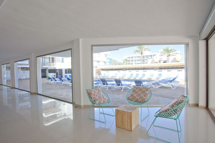 Imagen de los interiores del Hotel Don Quijote, CAPDEPERA. Foto 18