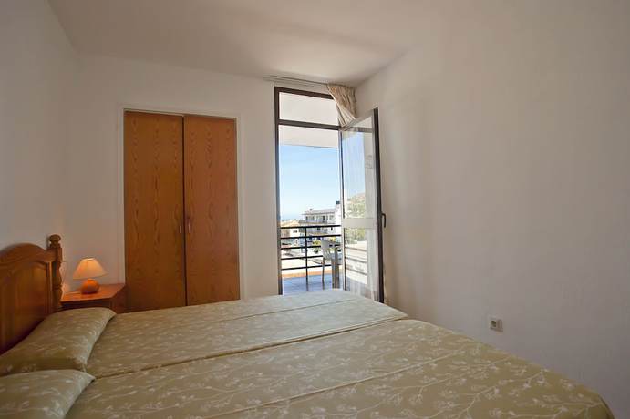 Imagen de la habitación del Hotel Don Quijote, CAPDEPERA. Foto 9