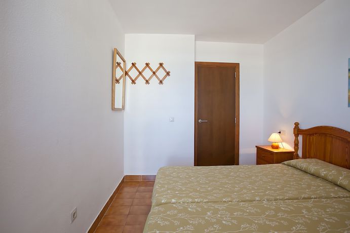 Imagen de la habitación del Hotel Don Quijote, CAPDEPERA. Foto 13