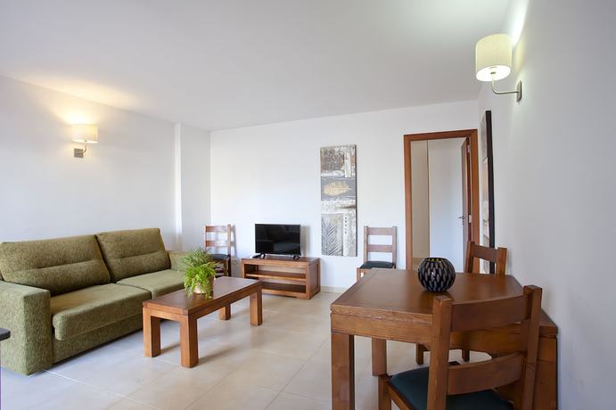 Imagen de la habitación del Hotel Don Quijote, CAPDEPERA. Foto 15