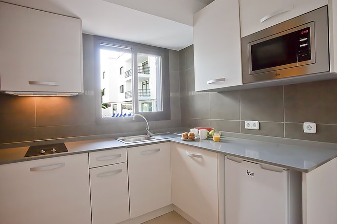 Imagen de la habitación del Hotel Don Quijote, CAPDEPERA. Foto 16