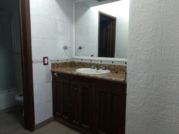 Imagen de la habitación del Hotel Don Quijote Plaza. Foto 9