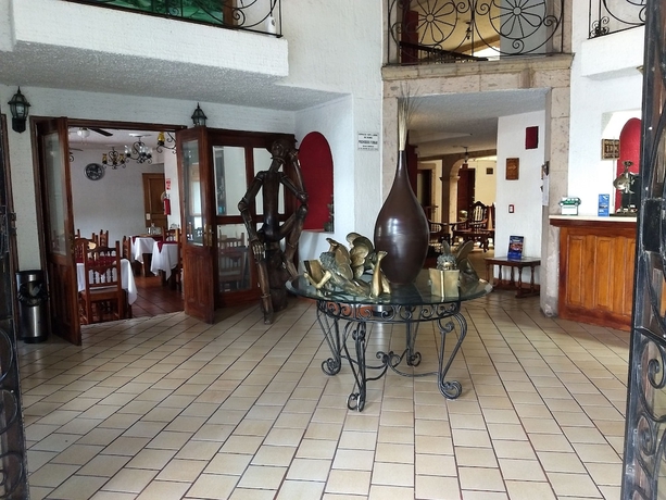 Imagen de los interiores del Hotel Don Quijote Plaza. Foto 14