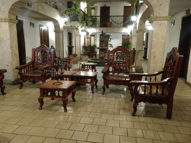 Imagen de la habitación del Hotel Don Quijote Plaza. Foto 10