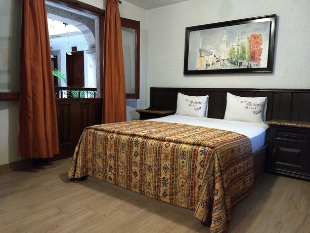 Imagen de la habitación del Hotel Don Quijote Plaza. Foto 12