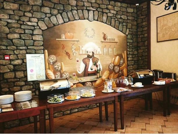 Imagen del bar/restaurante del Hotel Don Quixote. Foto 2