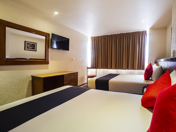 Imagen de la habitación del Hotel Don Simon. Foto 11