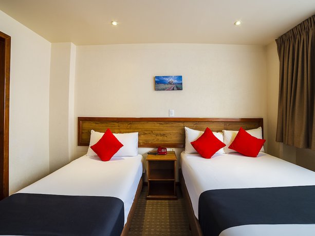 Imagen de la habitación del Hotel Don Simon. Foto 12