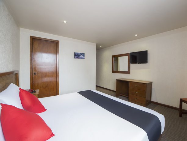 Imagen de la habitación del Hotel Don Simon. Foto 15