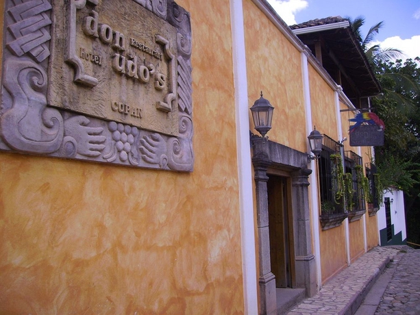 Imagen de los exteriores del Hotel Don Udo's. Foto 7