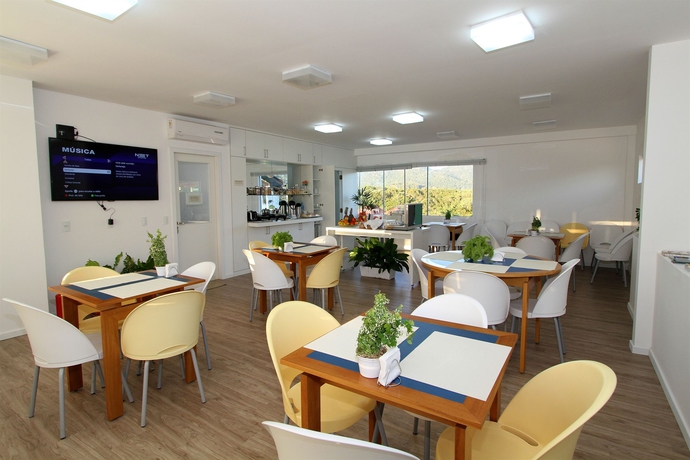 Imagen del bar/restaurante del Hotel Don Zepe. Foto 5