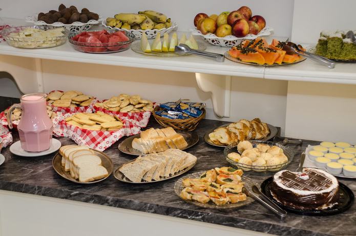 Imagen del bar/restaurante del Hotel Dona Ad&eacute;lia E Restaurante. Foto 4