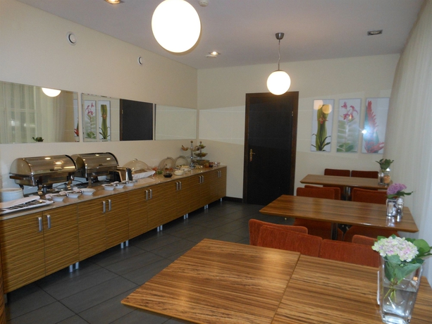 Imagen del bar/restaurante del Hotel Dona, Kaliningrad. Foto 2