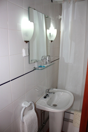 Imagen de la habitación del Hotel Dona Leonor. Foto 9