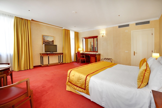 Imagen de la habitación del Hotel Dona Palace. Foto 2