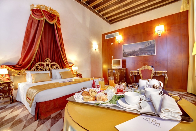 Imagen de la habitación del Hotel Dona Palace. Foto 12