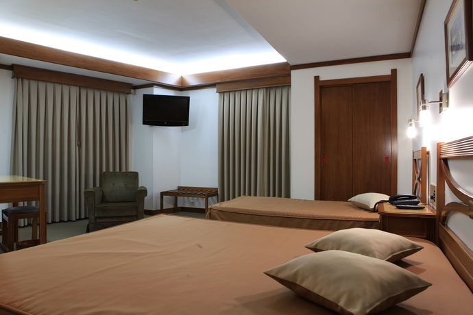 Imagen de la habitación del Hotel Dona Sofia. Foto 3