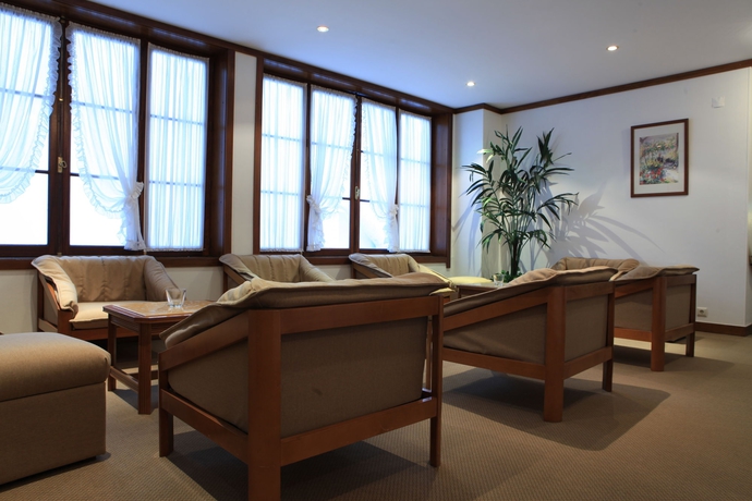 Imagen de los interiores del Hotel Dona Sofia. Foto 10