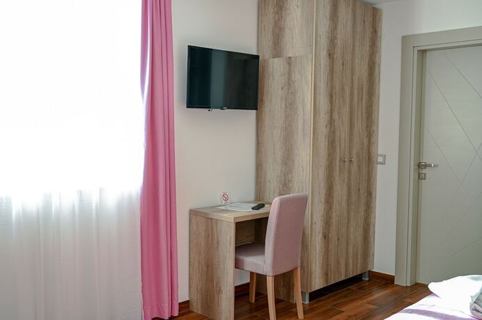 Imagen general del Hotel Dona, Zemun. Foto 3